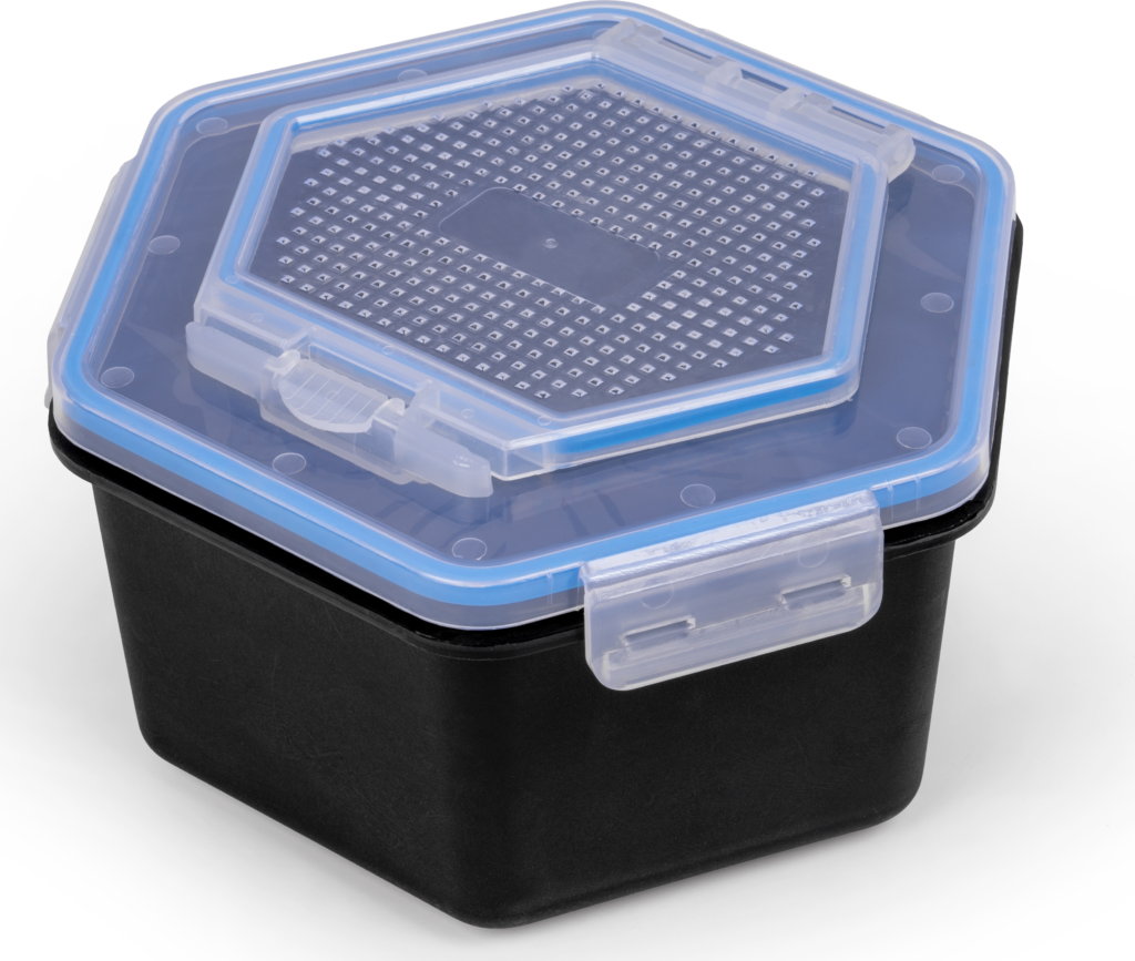 Кутия за стръв с капак Secure-Lock и цедка 2L