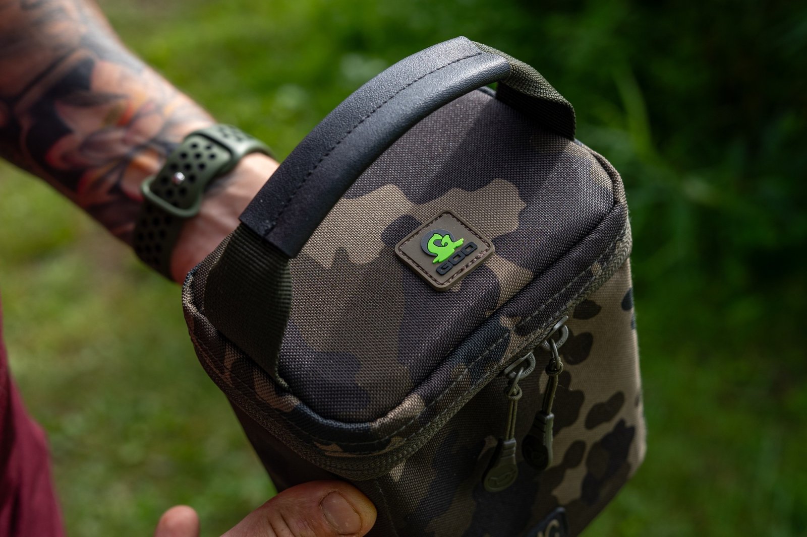 Чанта KORDA Compac Goo Bag Dark Kamo Small - Image 3