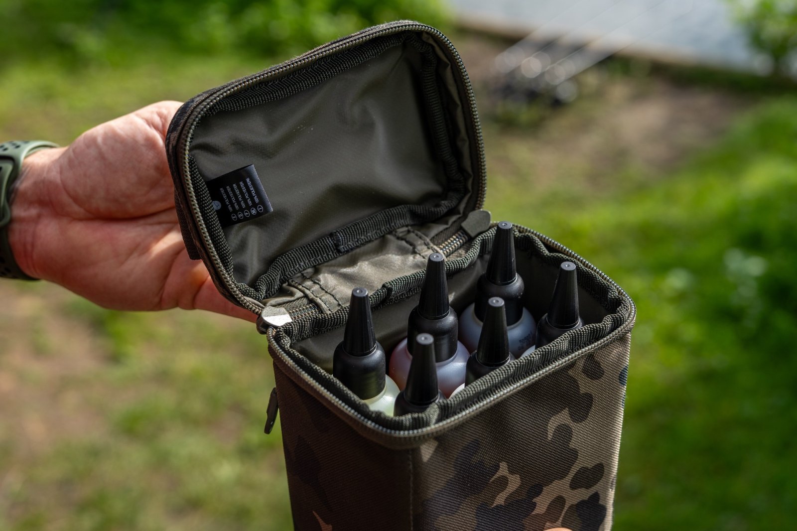 Чанта KORDA Compac Goo Bag Dark Kamo Small - Image 2
